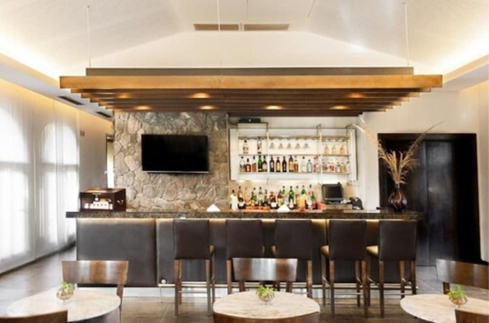 Grace Cafayate Hotel ภายนอก รูปภาพ The bar at the lounge
