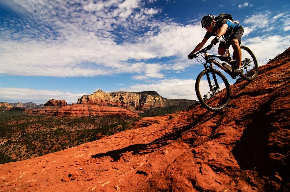 Grace Cafayate Hotel ภายนอก รูปภาพ A mountain biker in Sedona, Arizona