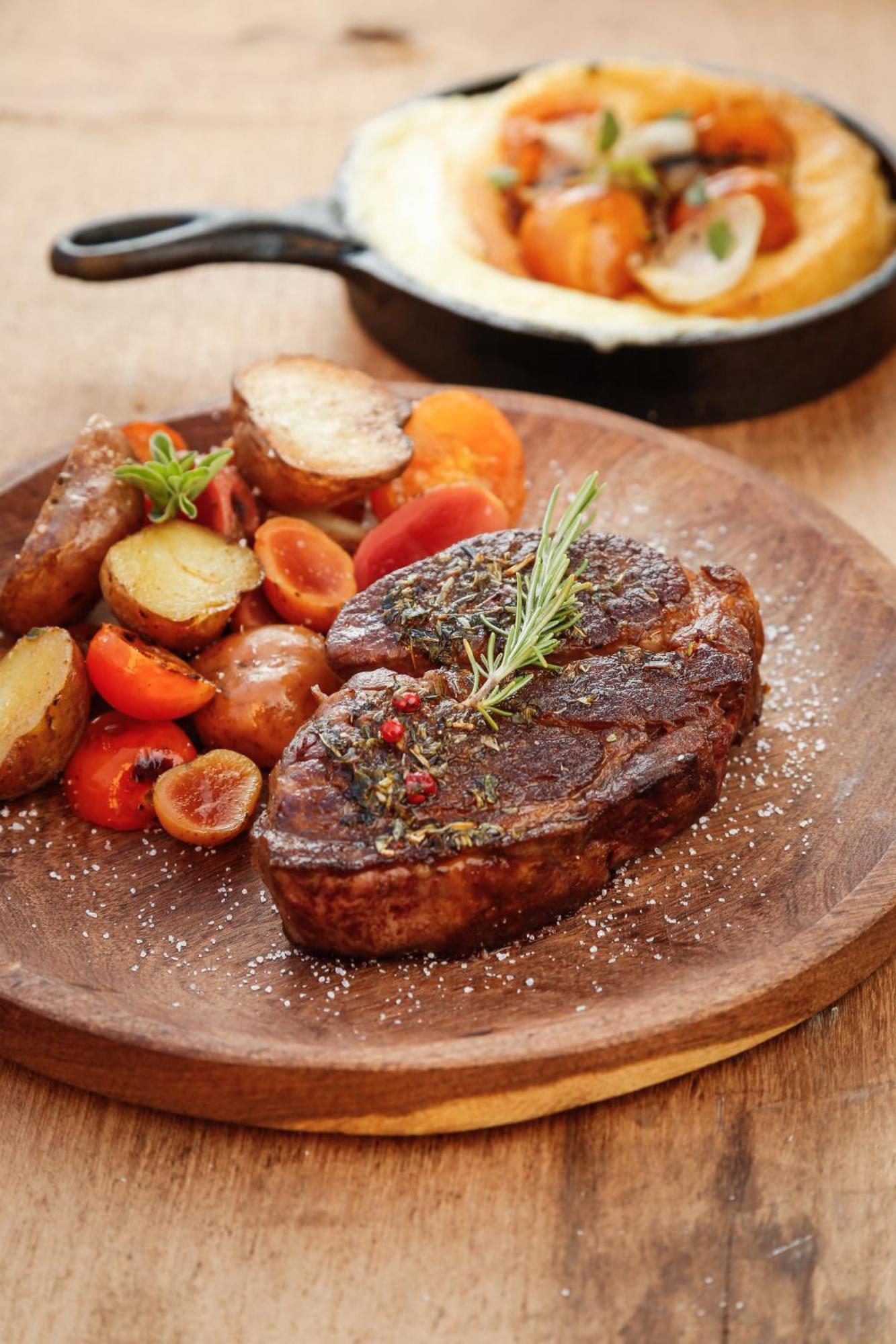 Grace Cafayate Hotel ภายนอก รูปภาพ A steak with vegetables